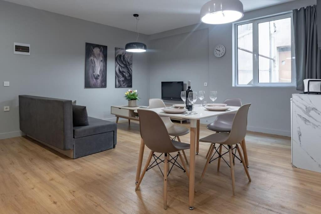 Modern, Quite 1-Bdr Apt 5 Min Walk To Acropolis Athen Exterior foto