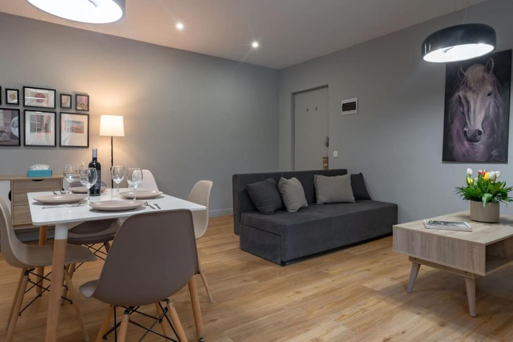 Modern, Quite 1-Bdr Apt 5 Min Walk To Acropolis Athen Exterior foto
